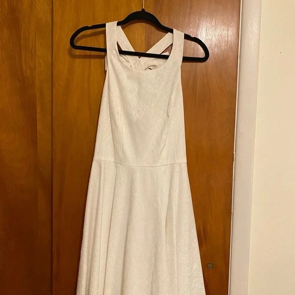 Off White Jessica Simpson Dress with Embossed Flowers Large Back Bow, Size 10 - Picture 4 of 4